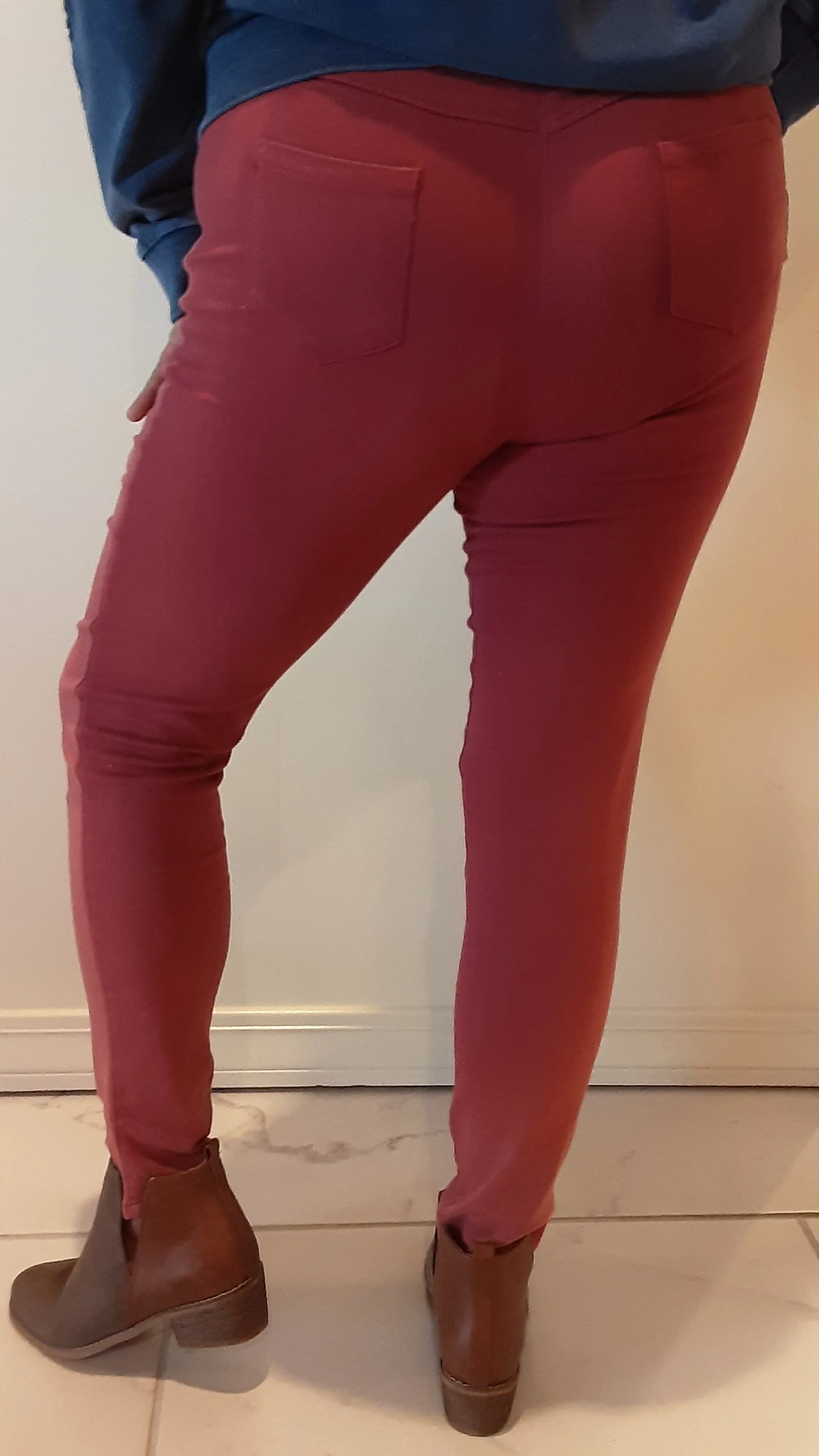 Distressed Slim Leggings