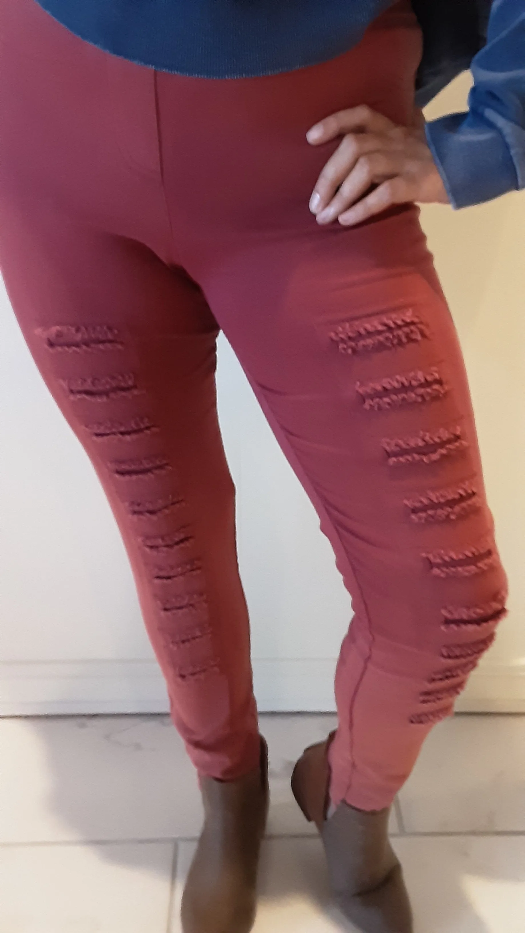 Distressed Slim Leggings