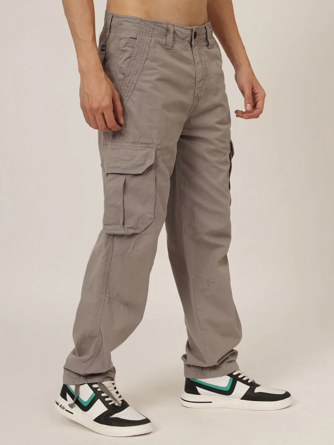 Light grey adjustable loose cargo