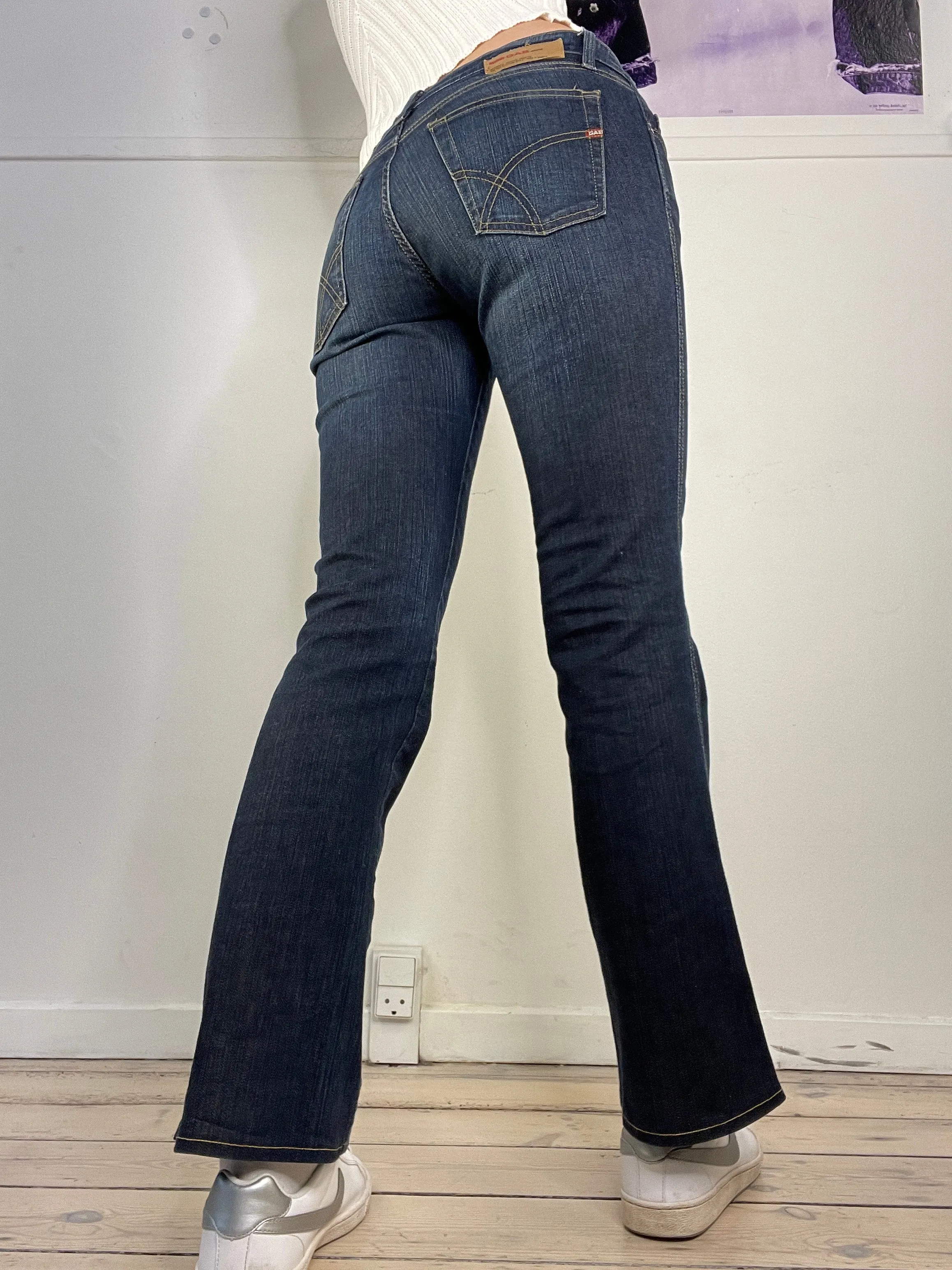 low waisted flare jeans very stretchy