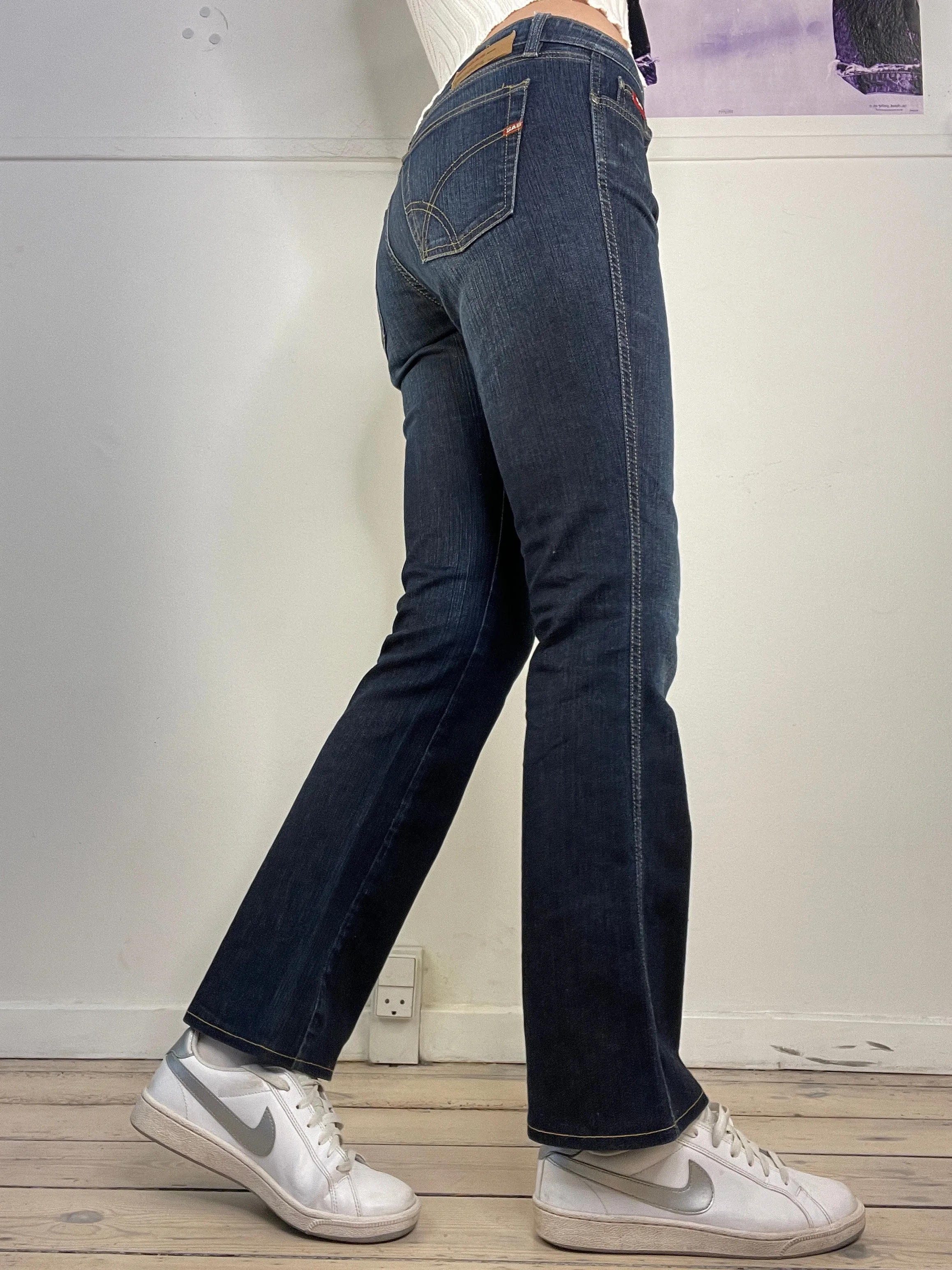 low waisted flare jeans very stretchy