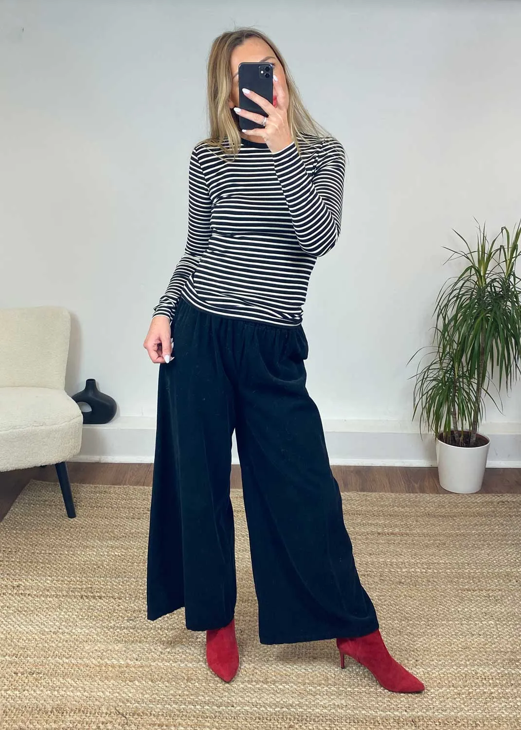 Mia Cord Wide Leg Pants in Black