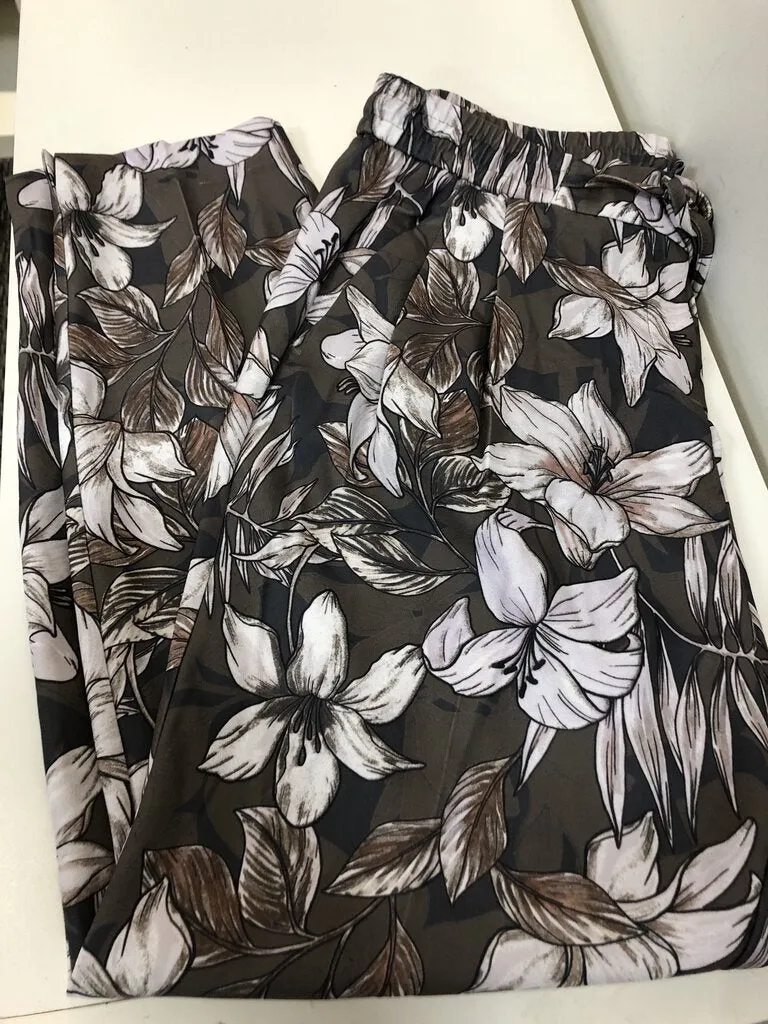 RW&CO floral flowy pants M