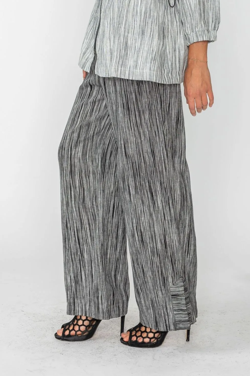 Wide-Leg Linen Pants